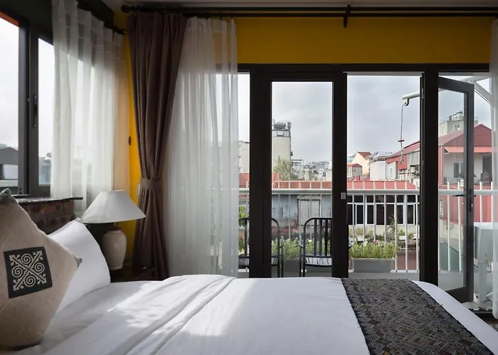Centraltique Downtown - Bespoke Colonial House Near Hoan Kiem Lake